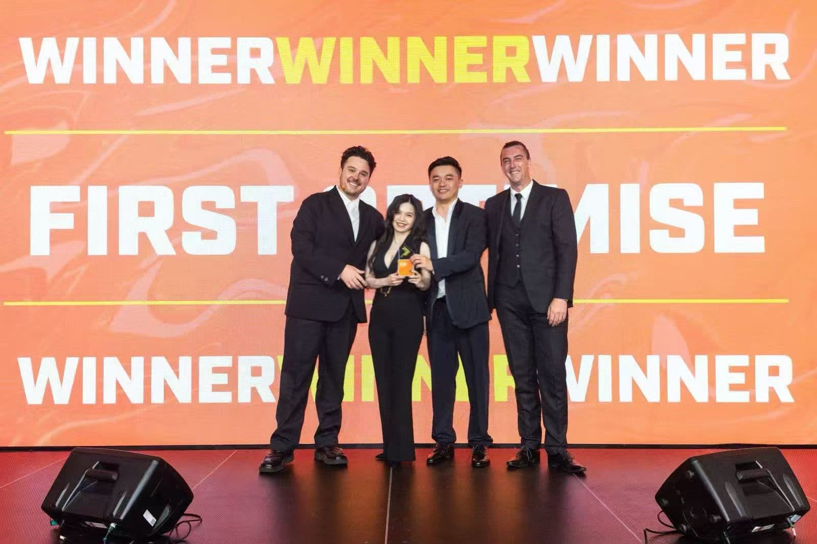 Loki Yan and Jine Wu winning the APAC Search Awards